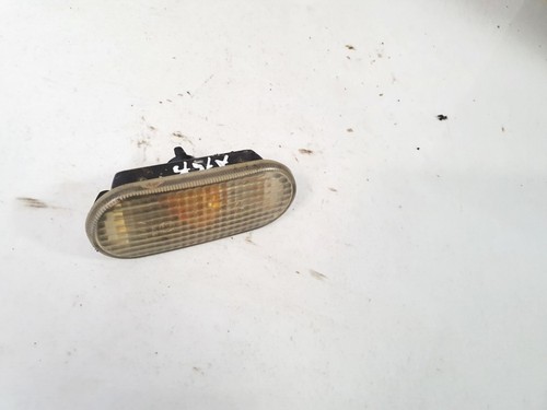 3b0949117c Seitenblinker (Kotflügelblinker) Vorne Linke  Volkswa DE1475945-74