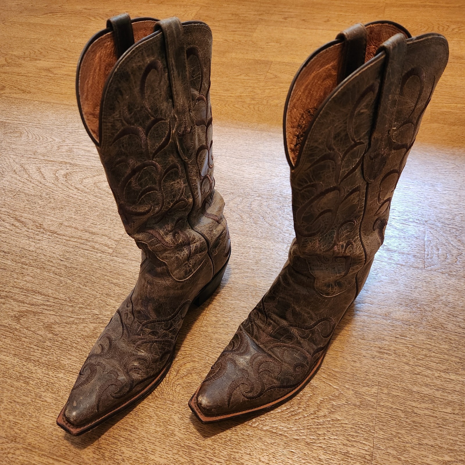 Lucchese Distressed Mad Dog Goat Leather Women's Brown Heeled Boots M5037, 7.5B