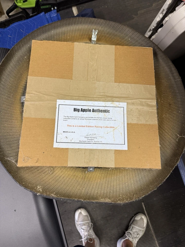 Neumático Goodyear NASCAR de pared lateral recortada/Dale Earnhardt Jr #8 Foto 2 de 2