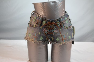 K&K / ''KENDALL & KYLIE'' BLUE JEAN BOOTY DENIM JEAN GRAPHIC SHORT SHORTS size 3