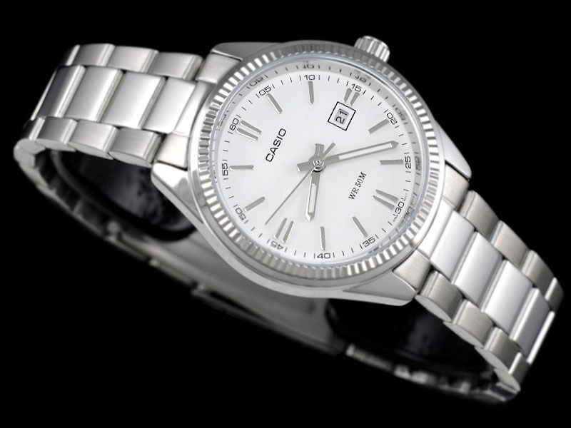 Casio Men's Steel Band Analog Dress Watch with Date Display MTP-1302D-7A1V New