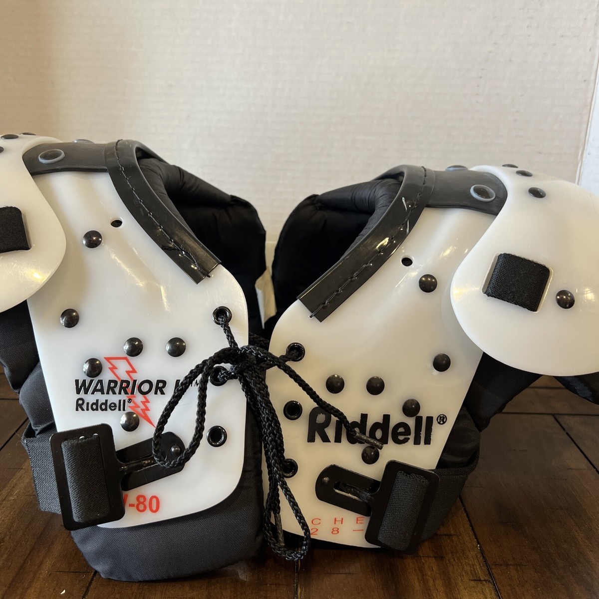 Riddell Warrior II W-130 ショルダーパッド Riddell Warrior ll W-130 Football Shoulder Pads Chest 32-34