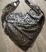 Furla Scialle Scialle Grande 136cm x 136cm 90% Modale 10% Cashmere CTRL £200 