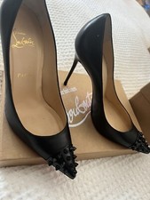 Zapatos de salón Christian Louboutin Geo de cuero negro con puntera de charol de punta