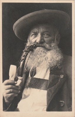 Postcard a real Berchtesgadener ''a echta Berchtsgadner'' - photo house J. Schmid