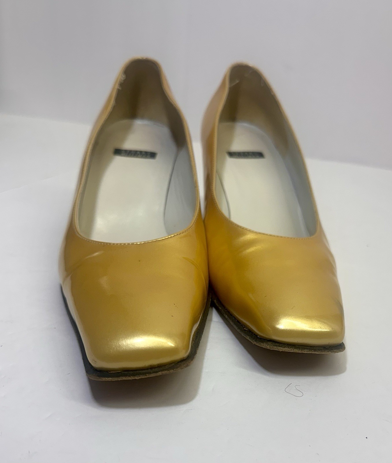 Stuart Weitzman Womens Patent Leather Square Toe Pumps Yellow Gold Size 9B VTG