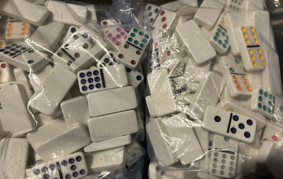 Dominos by Cardinal 295 Colored Two Different Sizes Heavy White Plastic