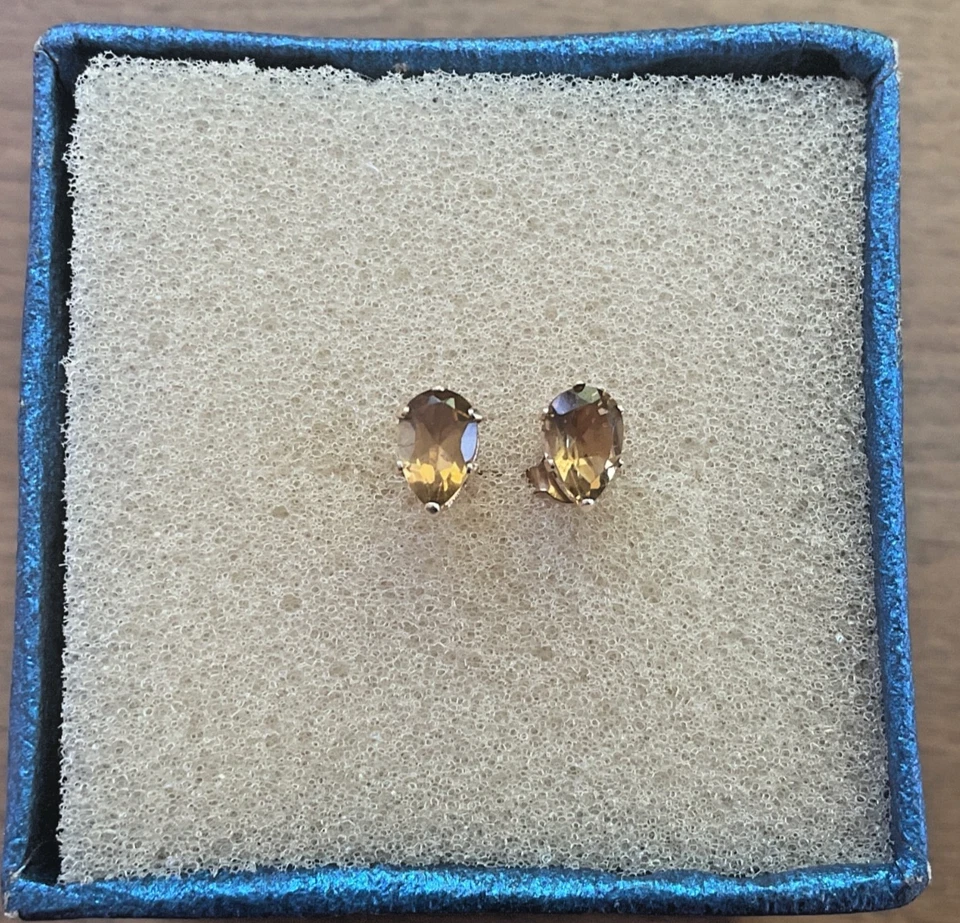 10k Yellow Gold Brown Pear Topaz Stud Earrings - Image 2 of 4