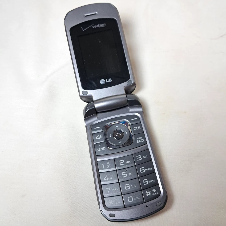 LG VX5600 Accolade Verizon Cell Flip Phone Voice-Dialing Silver - Image 2 of 4
