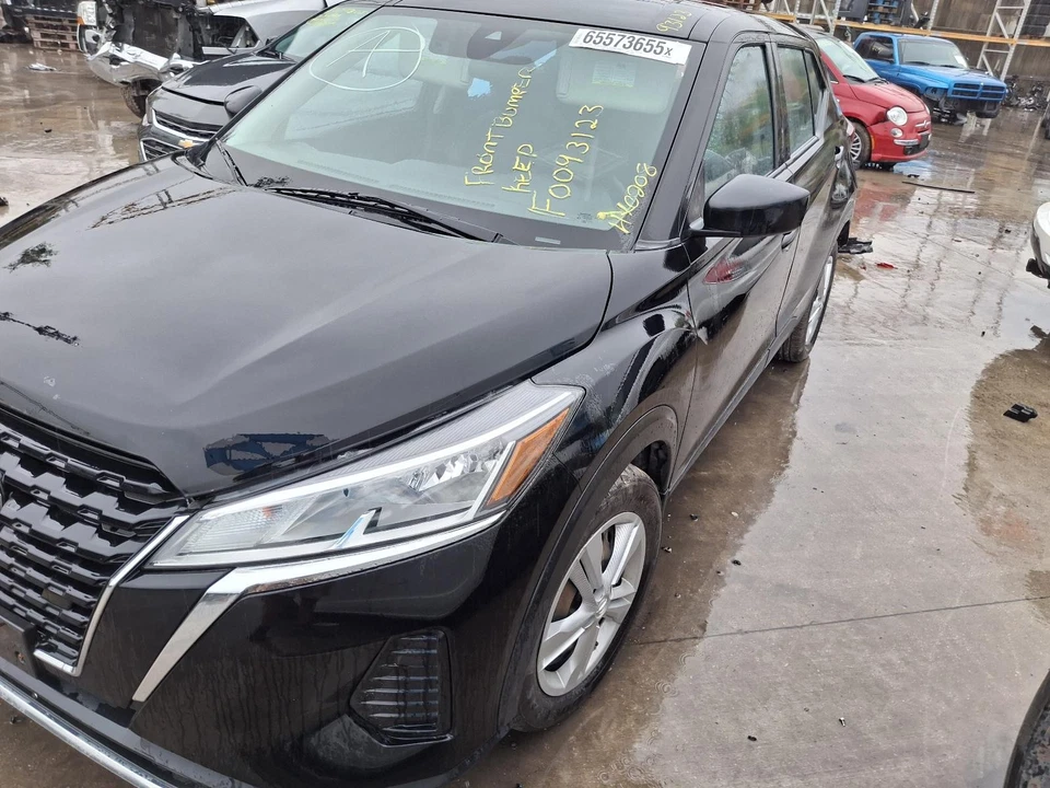 Parasol izquierdo usado se adapta a: Nissan Kicks 2021 sin iluminación izquierda grado A Foto 4 de 4