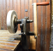 HAND CRANK BENCH SHARPENING WHEEL 6" WHITE SMOOTH STONE KNIFE BLADE MILWAUKEE WI