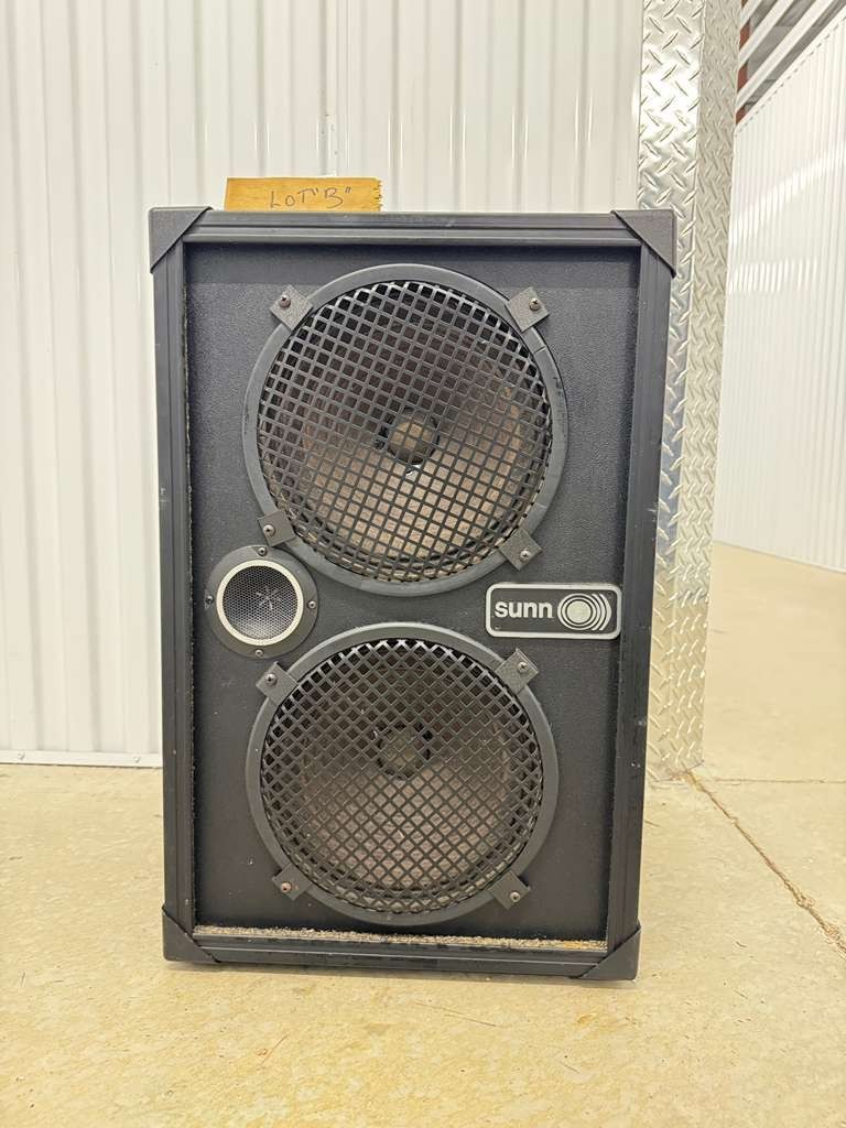 SUNN 2M Vintage Speaker Bass or Guitar extension speaker (lot b)