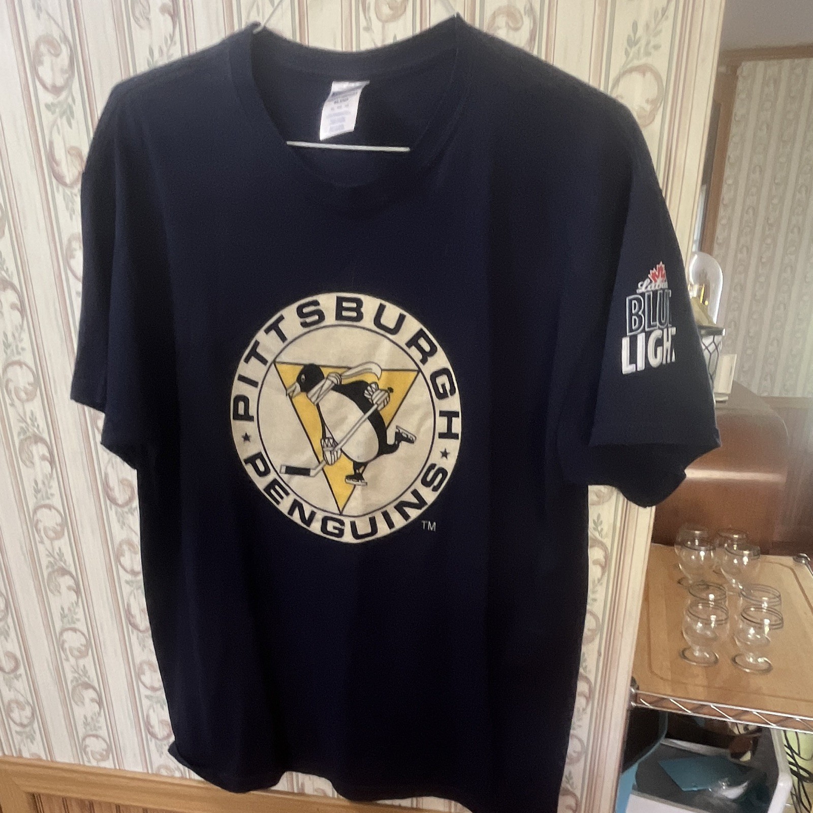 Jerzees Pittsburgh Penguins NHL Hockey T-Shirt Labatt Blue Light Logo Black XL