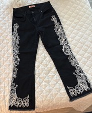 Johnny Was Cropped Baby Boot Size 31, Mid-Rise, Slim Fit Jeans Comfort Stretch