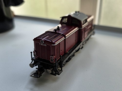 Trix H0 1:87 2467 Diesellok BR V100 1009 DB 2-Leiter-DC Analog Dunkelrot | Condition: Gebraucht