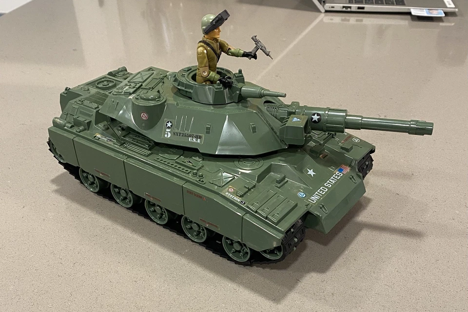 Tanque Mobat Gi Joe 1982 completo y funciona con figura Steeler Foto 2 de 4