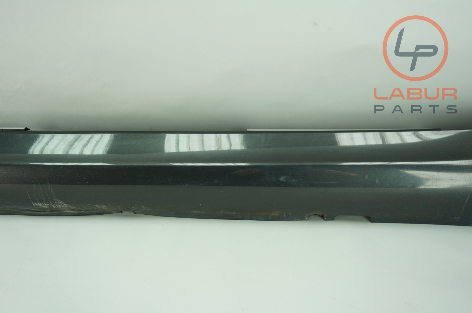 M139 09-13 Maserati Quattroporte Left Driver Side Skirt Rocker Panel SS386