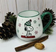Peanuts 2023 Gibson Holiday Snoopy Christmas Oversized Stoneware Coffee Mug Cup
