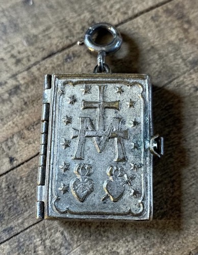 RARE ANTIQUE Mini Book Pendant! PASSION Of CHRIST Made In France B+W Pictures