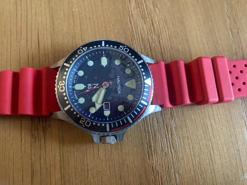 Reloj Hombre Deportivo Nautica N83 Solar Powered, Nuevo con Etiquetas y Bolsa  Foto 3 de 4