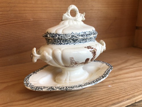 Choisy le Roi modèle Louis XIII toute petite saucière, petit manque au couvercle - Foto 6 di 23