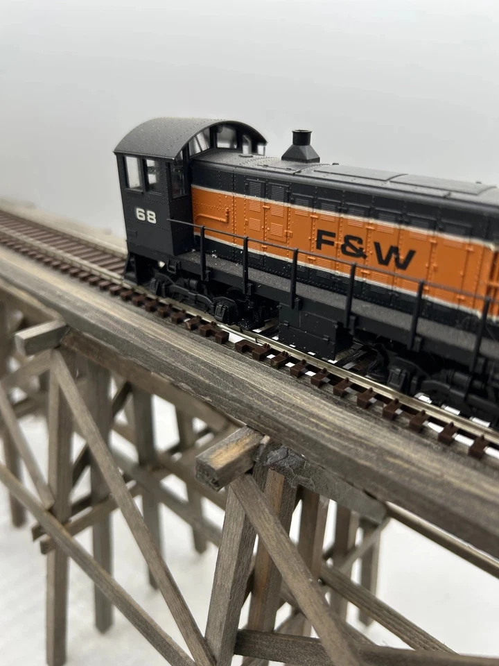 Alco S2 Switcher Diesel Locomotive by Atlas NOS IN BOX  - Image 3 of 4