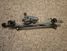 2018 - 2020 BUICK REGAL TOURX WINDSHIELD WIPER TRANSMISSION LINKAGE W/ MOTOR OEM