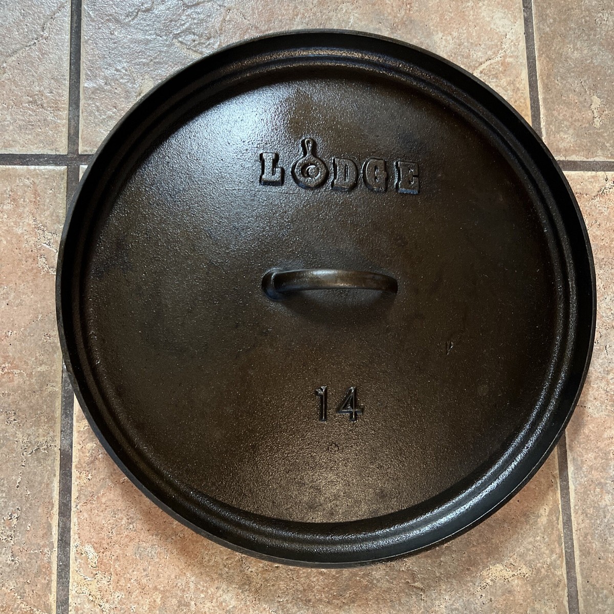 Lodge 14” Camp Dutch Oven Lid