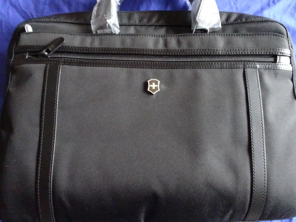 NEW Victorinox - Werks Professional 2.0 Bag - Laptop Brief 15” Expandable Travel - Image 2 of 4