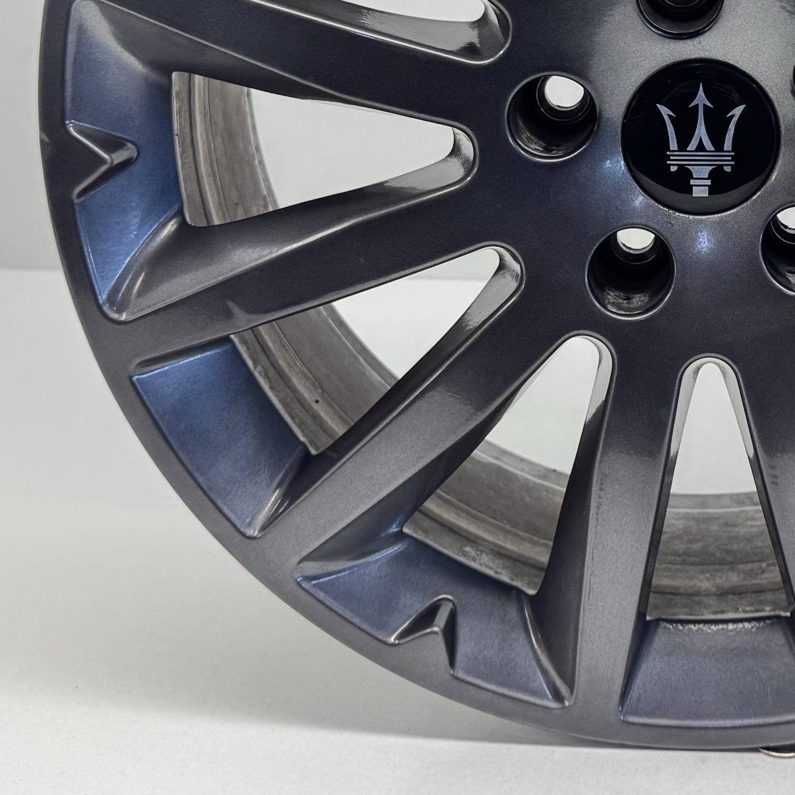 14-24 Maserati Ghibli Front Wheel Rim 18x7.5 +43 Offset Factory 670011872 OEM