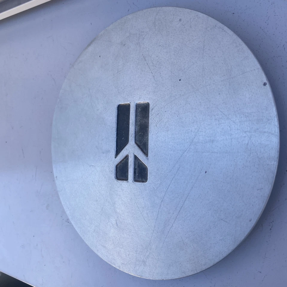 1991-1992 Oldsmobile Custom Cruiser Wheel Center Cap Cover 10091731 Hubcap OEM 1 - Image 3 of 4