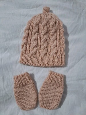 Handgestrickte Babymütze