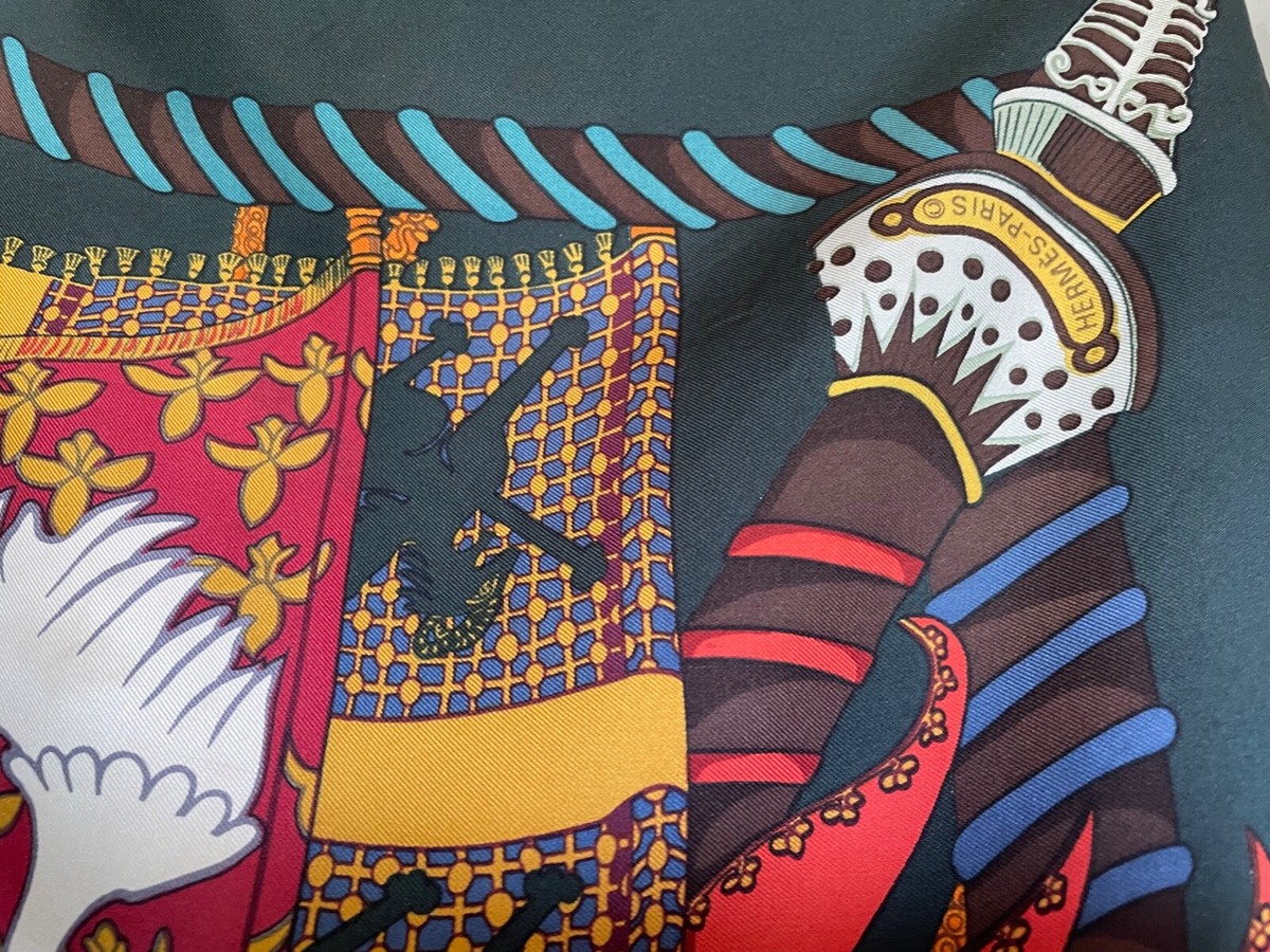 HERMES 90cm 100% Silk Twill Scarf Etendards et Bannieres