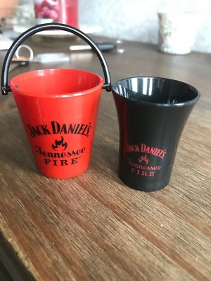 Jack Daniels Kunststoff Feuereimer Schnapsglas plus schwarz Kunststoff Feuer Schnapsglas 