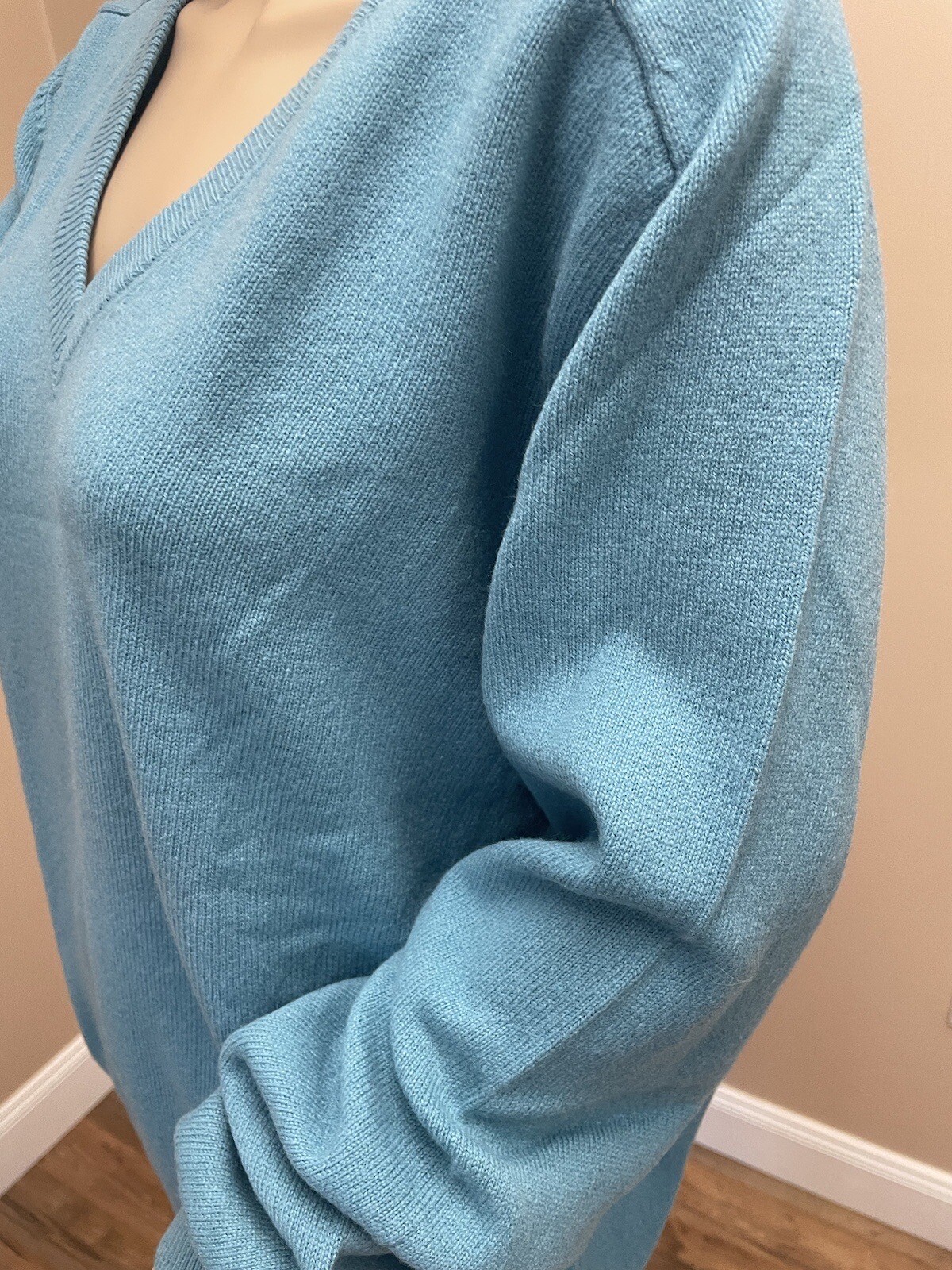 BENETTON  basic V neck wool sweater - image 2