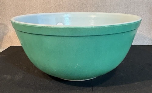 PYREX Primary Green Mixing Bowl 403 - 2-1/2 Qt.   #27