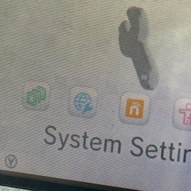 Nintendo 3DS region free Cosmo Black console / Charger / SD card