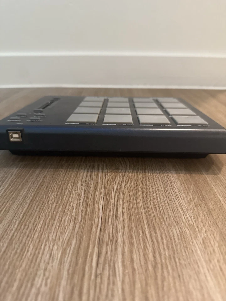 AKAI Professional MPD18 Compact USB MIDI Pad Controller With Cable - Image 4 of 4