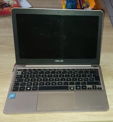 asus X206h - Photo 1/2