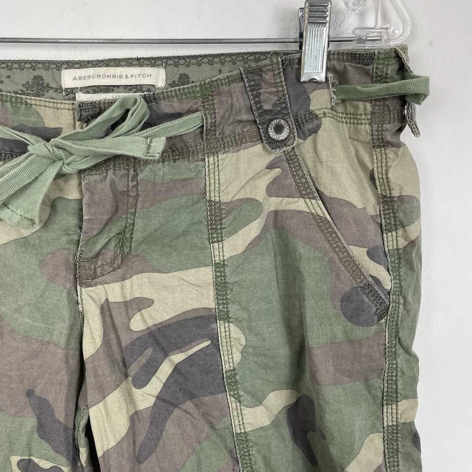 "Pantalones cortos cargo vintage Y2K Abercrombie & Fitch para mujer grandes verdes camuflados cintura 32-34""" Foto 2 de 4
