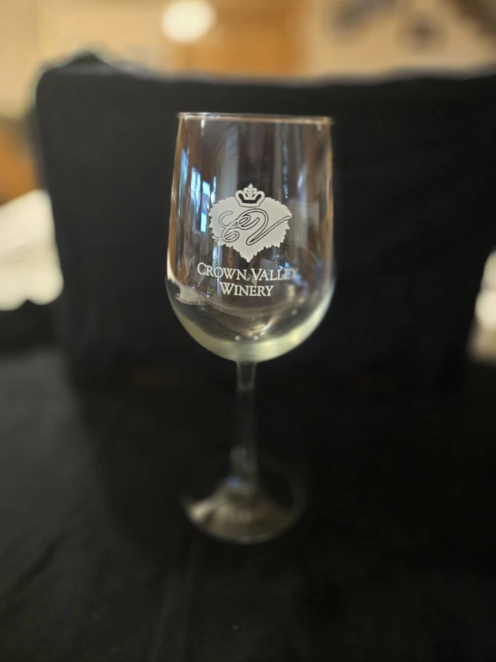 Copas de vino grandes con tallo Crown Valley descontinuadas. Juego Surtido de 3 Grabados Foto 2 de 4