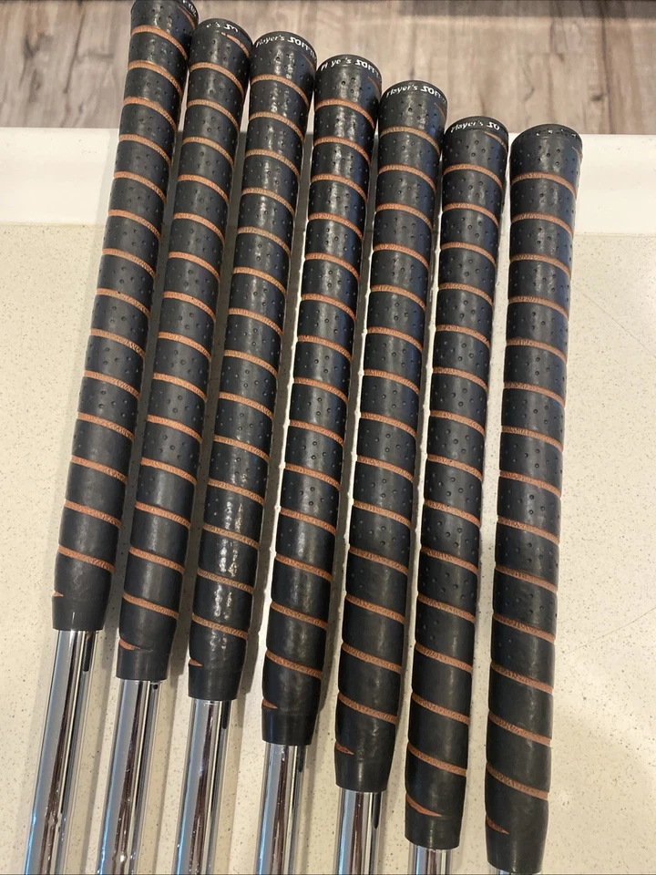 Adam’s Golf Tight Lies GT Graphite Tip RH Iron Set 4iron-Pitching Wedge AG Grip - Image 2 of 4