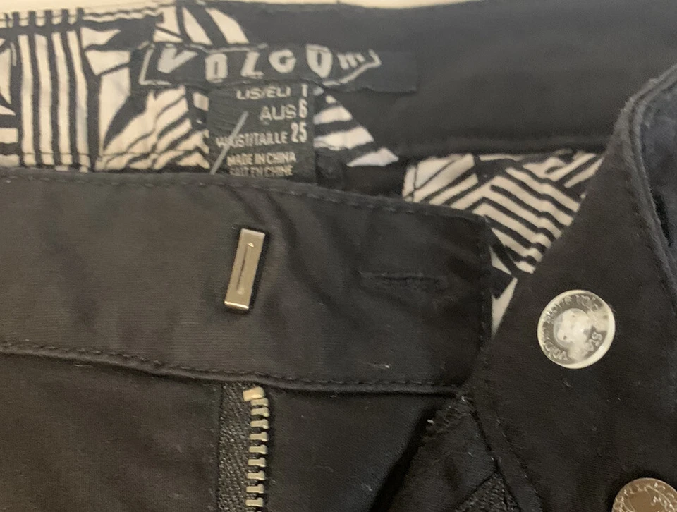 Women’s Shorts Sz 1 Black Beach Genuine Authentic - Image 4 of 4