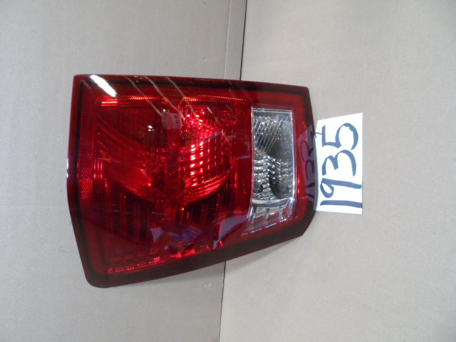 07 08 09 10 Jeep Grand Cherokee DRIVER Side Tail Light Used Rear Lamp #1935-T