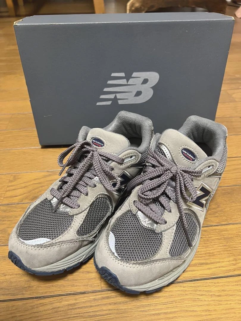 Men 7.5US New Balance Ml2002Ra Gray With Box Old Clothes