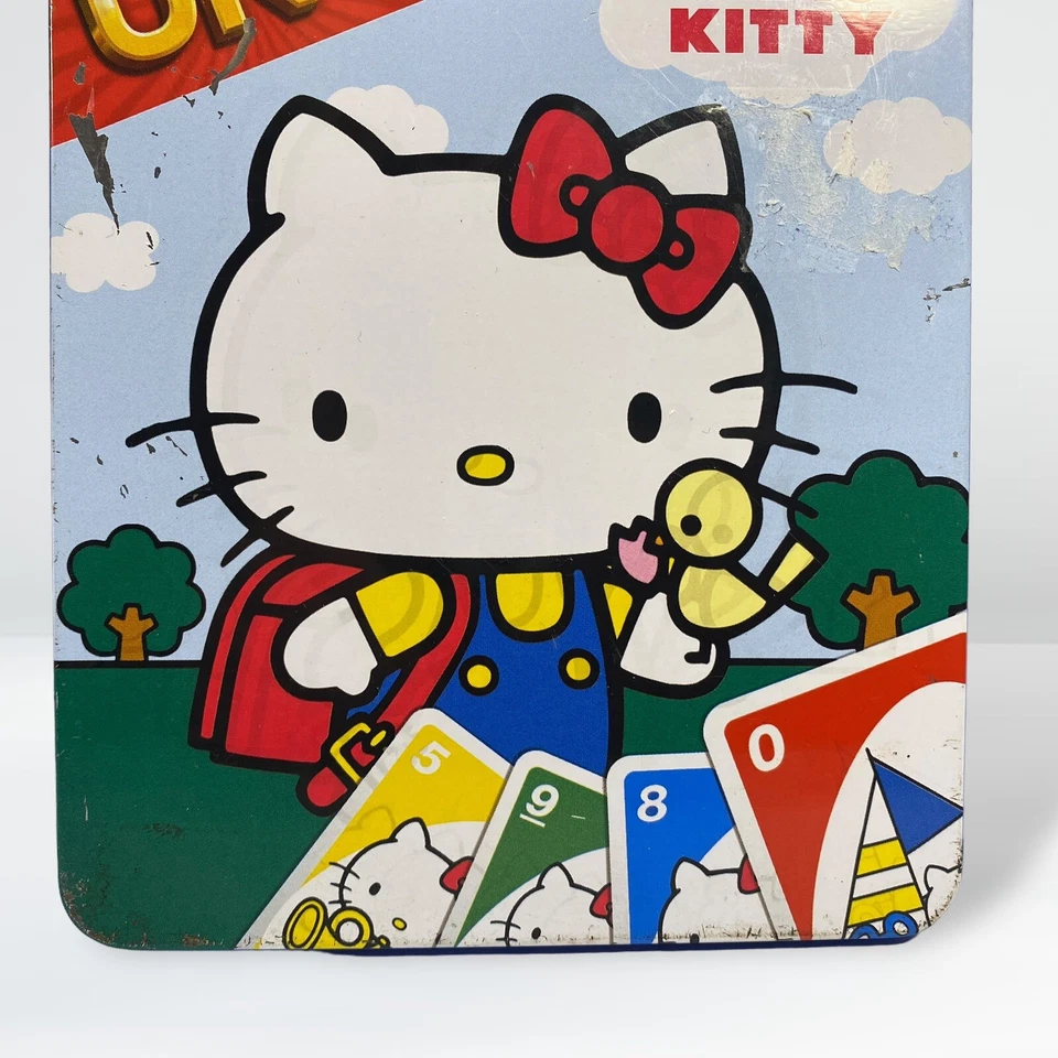 Raro UNO Hello Kitty 2012 Sanrio Mattel Lata Mal Impresión Error Embalaje (OBO) Foto 2 de 4