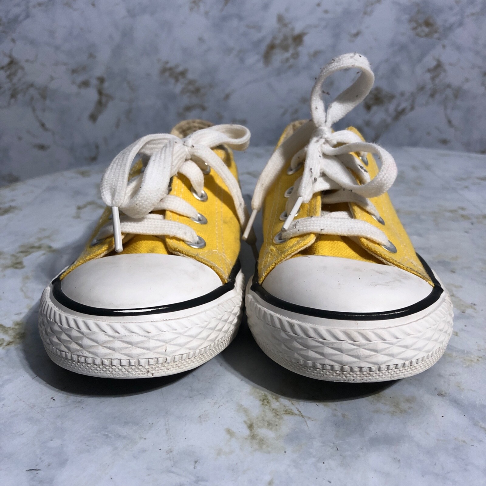 SAOLA Opoee 30 Youth Kids Size 12 Shoes Yellow White Athletic Low Top Casual Sneakers