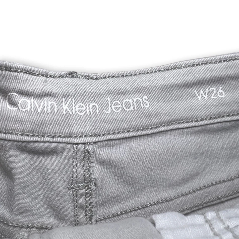 Pantalones cortos grises para mujer Calvin Klein Jeans - talla 26 Foto 3 de 4