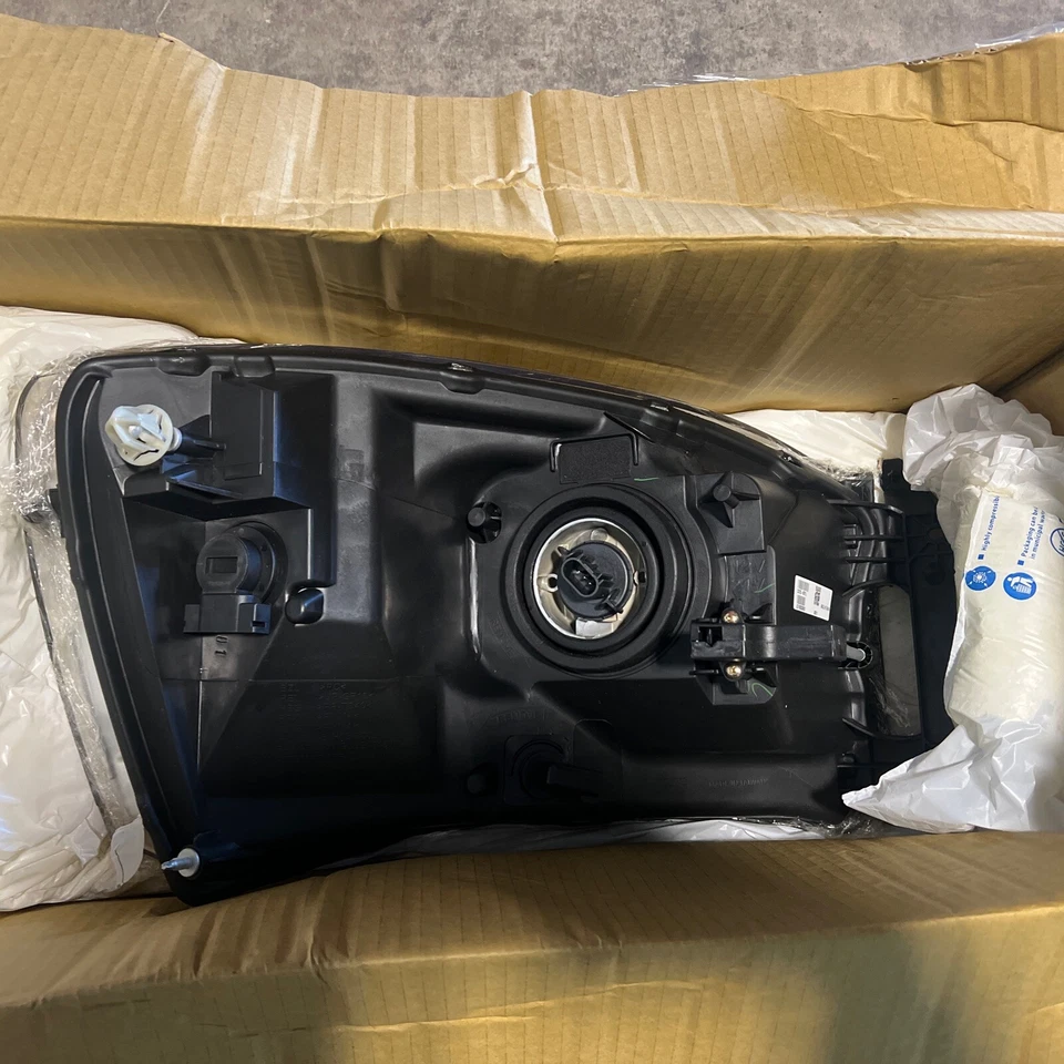 Передняя фара в сборе Dorman 1591987 для 06 Dodge 1500 2500 3500 - Изображение 2 из 2