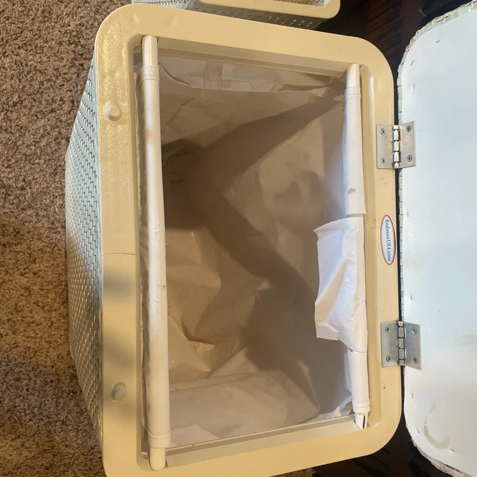 VTG Redmon Woven Laundry Clothes Hamper 18" Ivory and matching wastebasket - Image 2 of 4